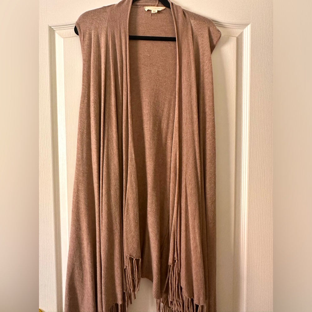 Sleeveless sweater vest
